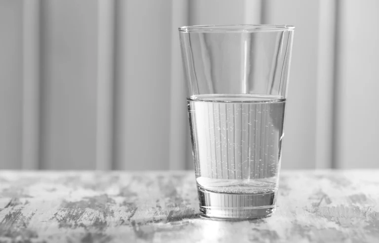 Ознаки зневоднення: чи п’єте ви достатньо води?