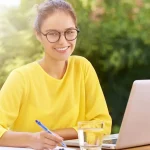 жінка ноутбук 2